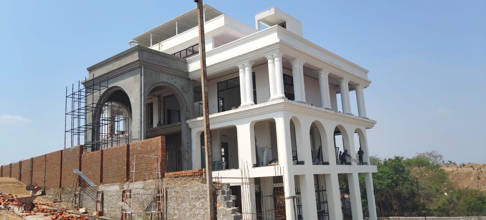 Modern cliffhouse villa